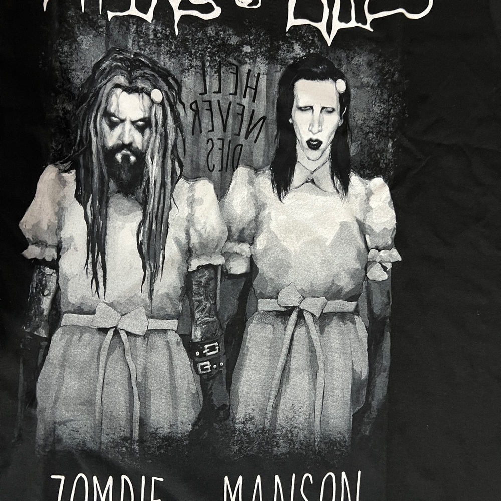 Evil twins Marilyn Manson & Rob Zombie T-Shirt NWT (med)